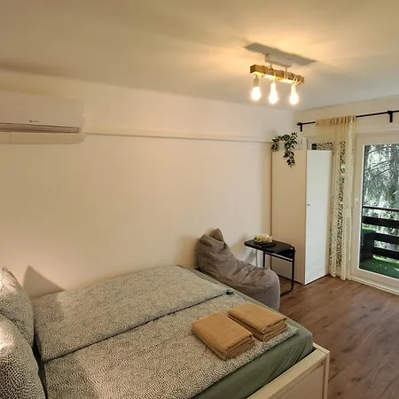 Mendelson Apartment *
